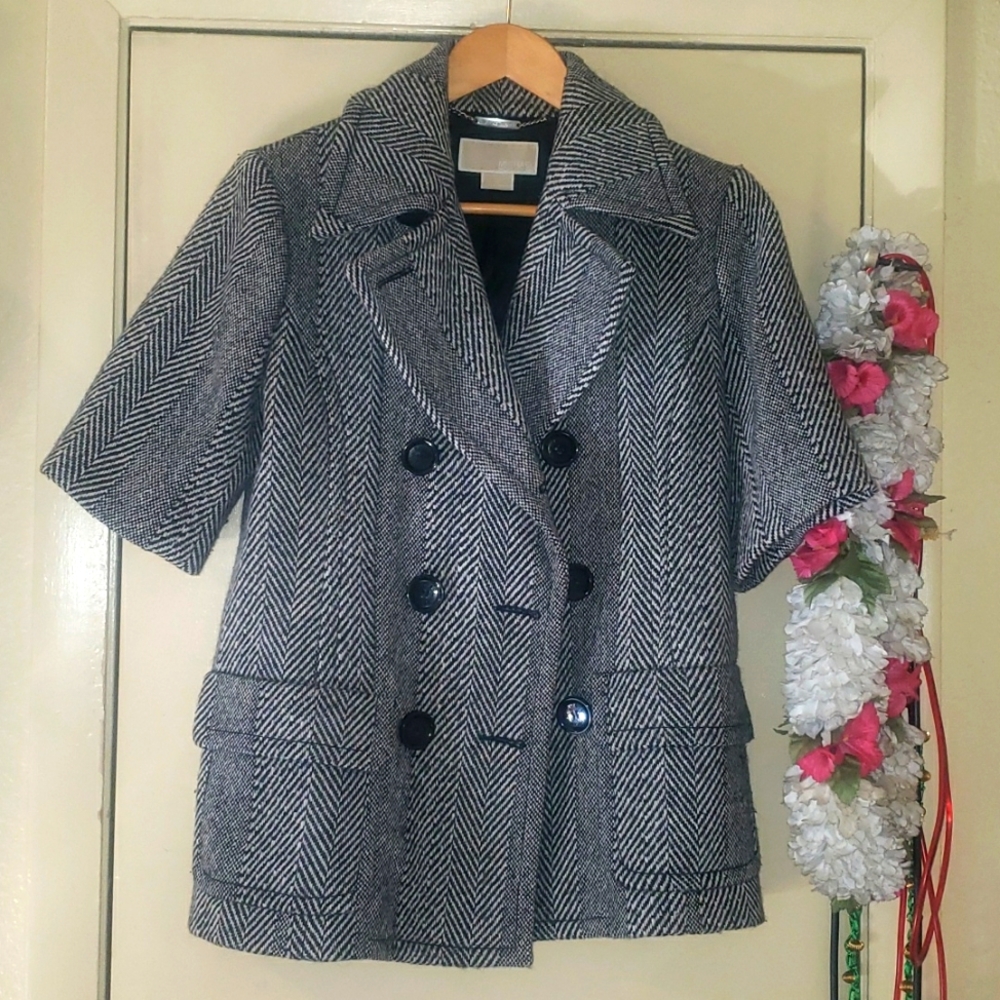 Michael Kors Small Women black and white short sleeve Pea Coat.
